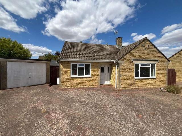 Bungalow for sale in Fossebridge, Gloucestershire