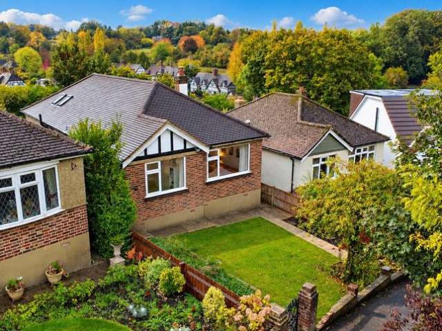 Bungalow for sale in Hemel Hempstead, Dacorum