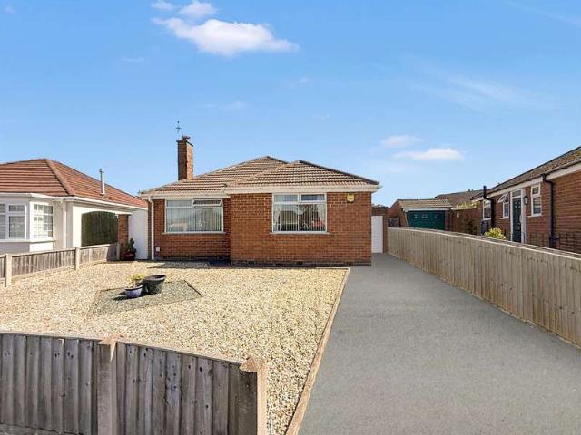 Bungalow for sale in Pensby