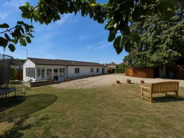 Bungalow for sale in Feckenham, City Of Bristol