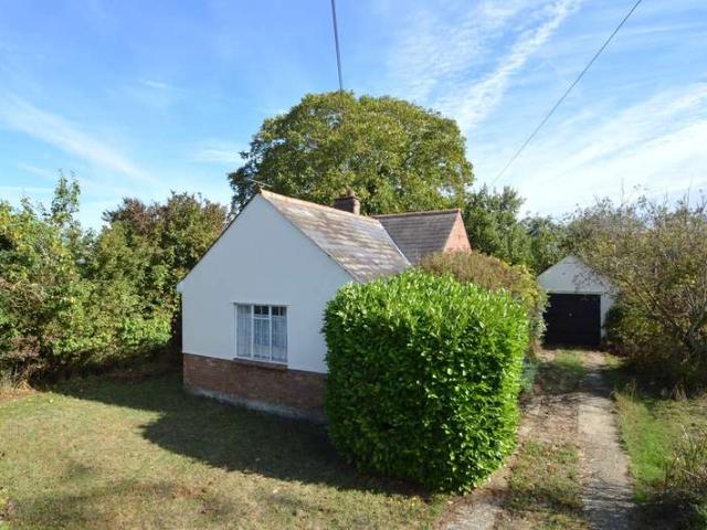 Bungalow for sale in Chipping Hill, Essex