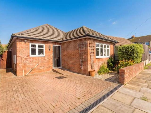Bungalow for sale in Greenhill, Canterbury