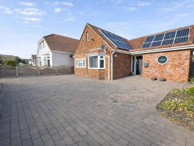 Bungalow for sale in Lee-on-the-Solent, Middlecroft