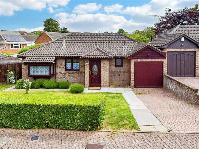 Bungalow for sale in Midway, Kent