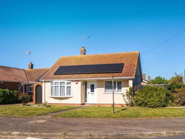 Bungalow for sale in Upton, Acol