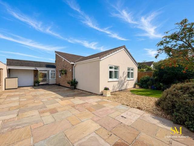 Bungalow for sale in Hightown, Sefton
