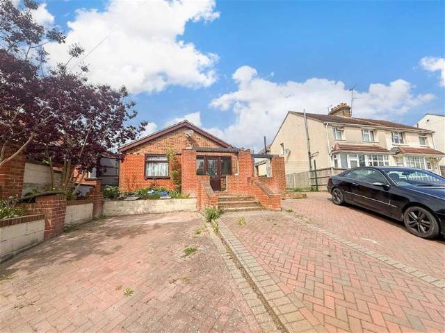 Bungalow for sale in Grove Park, Oad Street