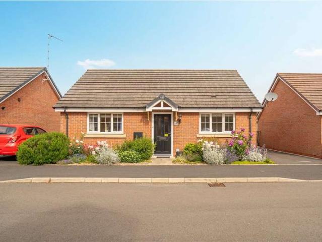 Bungalow for sale in Alderminster, Warwickshire