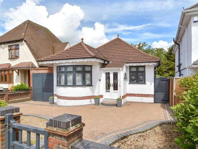 Bungalow for sale in Gidea Park, Greater London