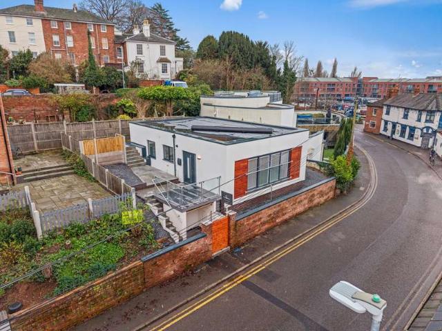 Bungalow for sale in Diglis, Worcestershire