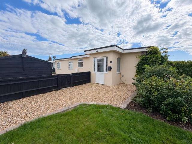 Bungalow for rent in Cross In Hand, East Sussex