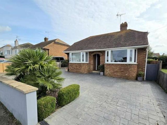Bungalow for sale in Hampton, Canterbury