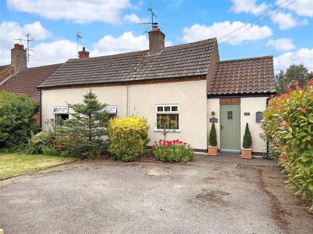 Bungalow for sale in Sutton-on-Trent CP, Alverton