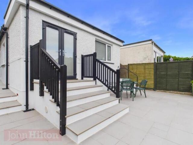 Bungalow for rent in Woodingdean, Brighton & Hove