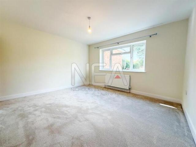 Bungalow for rent in Reading