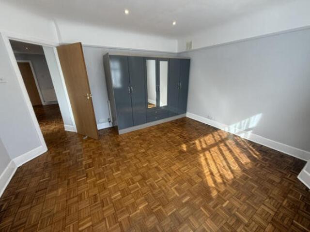 Bungalow for rent in Kinson, Bournemouth
