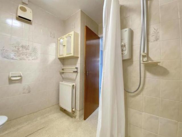 Bungalow for rent in Spring Park, Luton