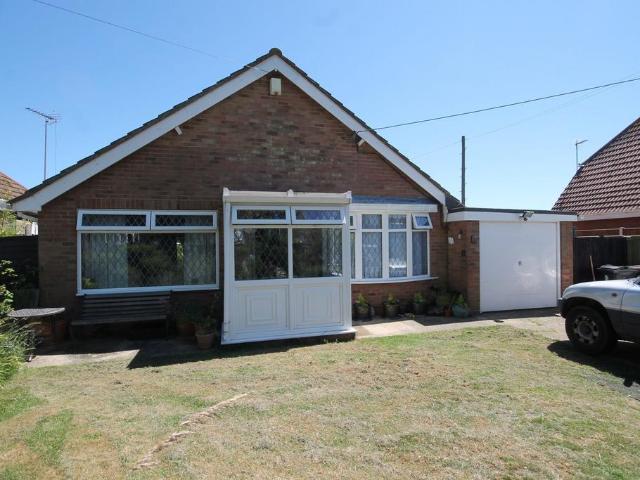 Bungalow for sale in Frinton and Walton, Dale Hill
