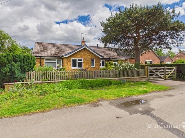 Bungalow for sale in Yoxall, East Staffordshire