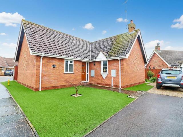 Bungalow for sale in Chipping Hill, Essex