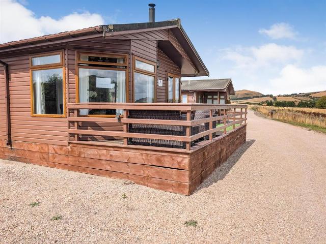 Bungalow for sale in Llangyniew, Wales