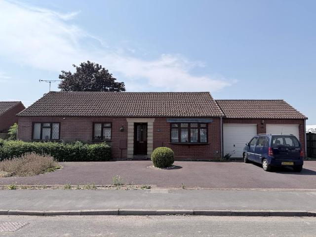 Bungalow for sale in Camp Hill, Warwickshire