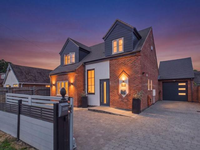 Bungalow for sale in Camp Hill, Warwickshire