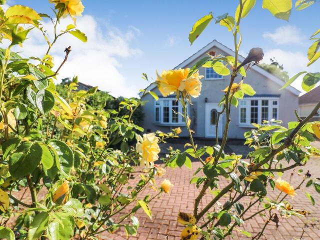 Bungalow for sale in Healing, North East Lincolnshire