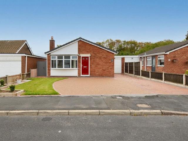 Bungalow for sale in Halton