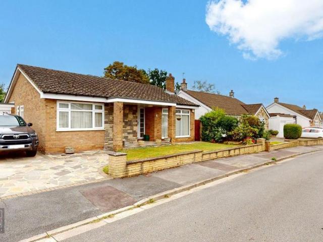 Bungalow for sale in Pinner, Eastcote