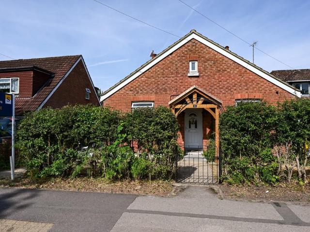 Bungalow for sale in Owlsmoor, Sandhurst