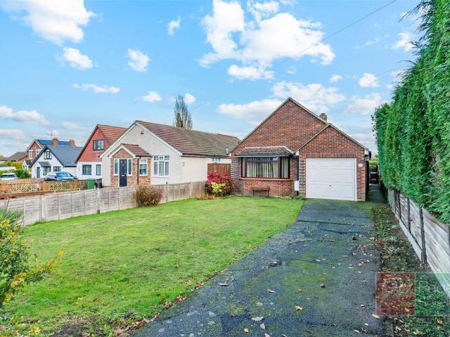 Bungalow for sale in Midway, Kent