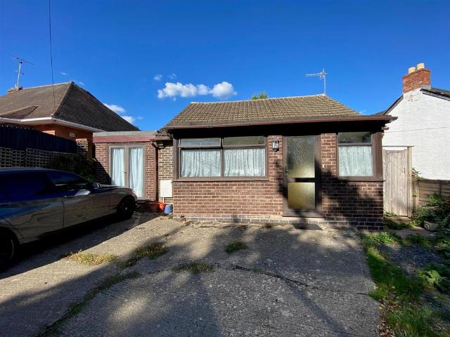 Bungalow for sale in Barnard's Green, Forthampton