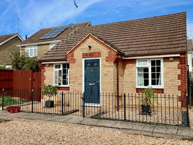 Bungalow for sale in Oundle