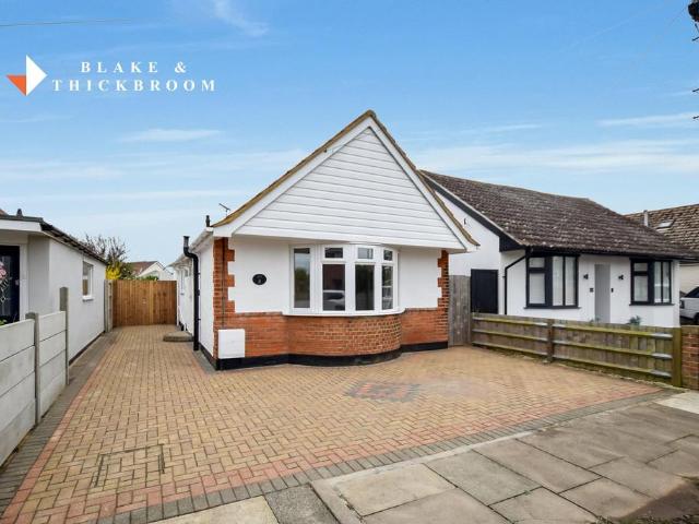 Bungalow for sale in Holland-on-Sea, Dale Hill