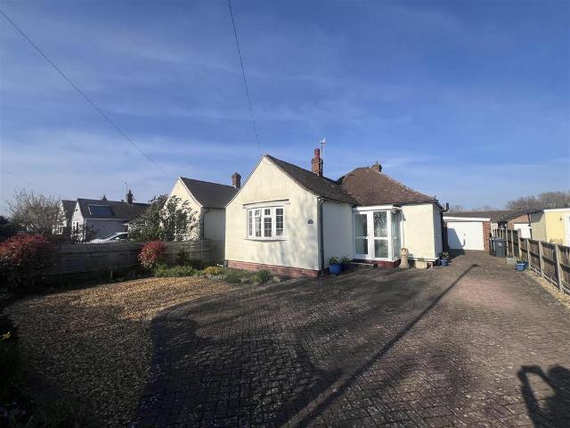 Bungalow for sale in Forthampton, Worcestershire