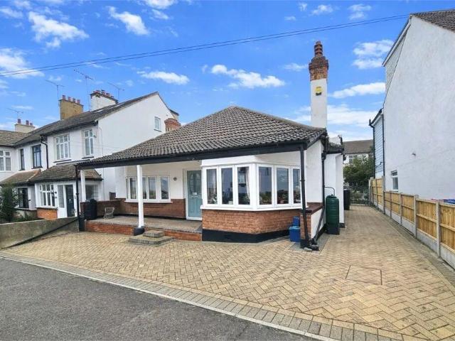 Bungalow for sale in Alton Barnes, Essex