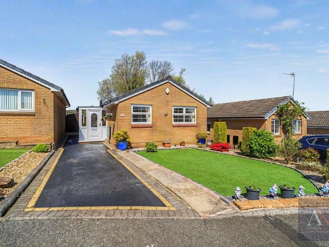 Bungalow for sale in Burnedge, Greater Manchester