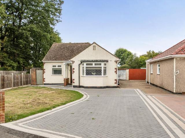 Bungalow for sale in Aperfield, Greater London