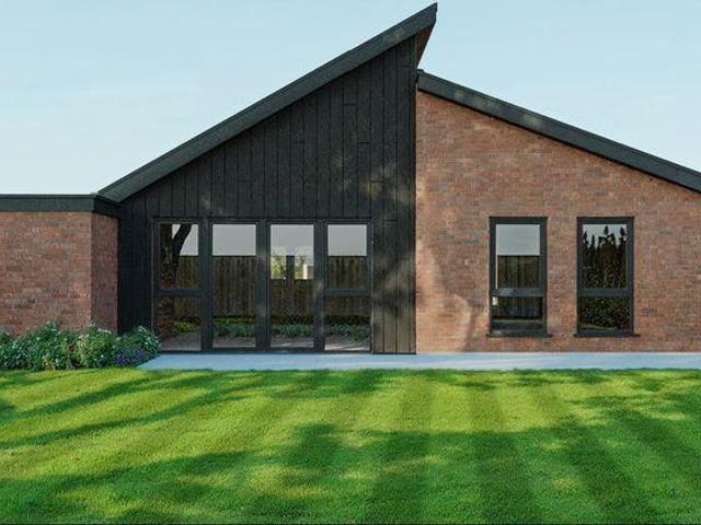 Bungalow for sale in Hoveton, Comers