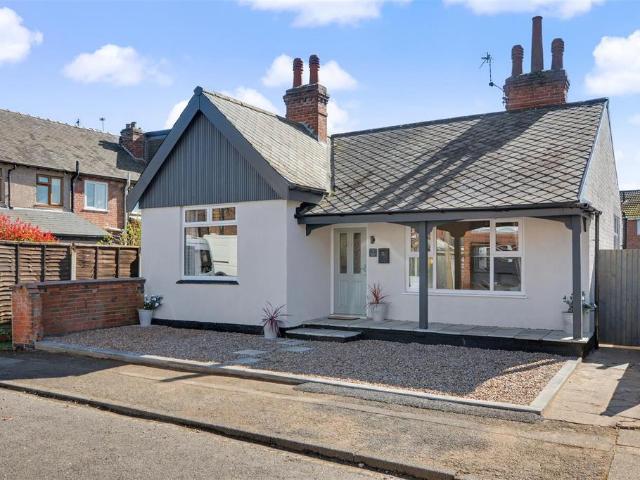 Bungalow for sale in Caldermill, East Midlands