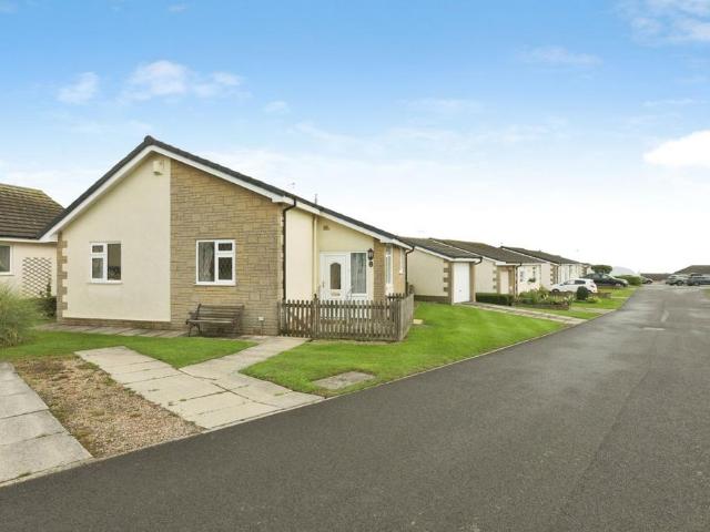 Bungalow for sale in Osgodby