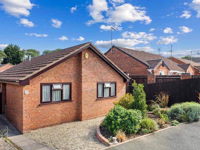 Bungalow for sale in Bengeworth, Crookhill