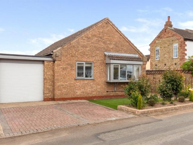 Bungalow for sale in Hibaldstow, North Lincolnshire