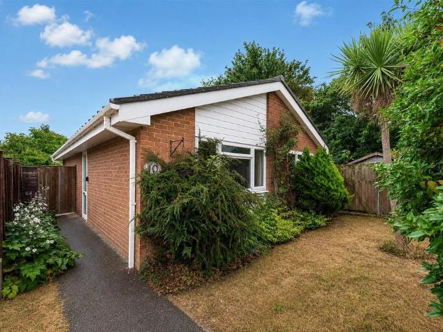 Bungalow for sale in Barnham and Eastergate, Clapham