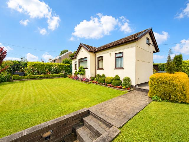 Bungalow for sale in Hirwaun