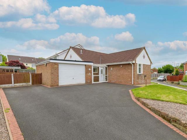 Bungalow for sale in Overton, Frodsham