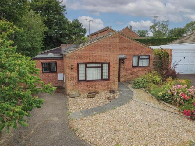 Bungalow for sale in Leighton-Linslade, Linslade