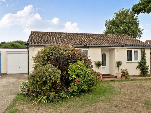 Bungalow for sale in Littlecote, West Sussex