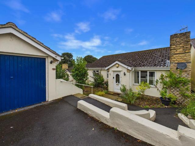 Bungalow for sale in Calne
